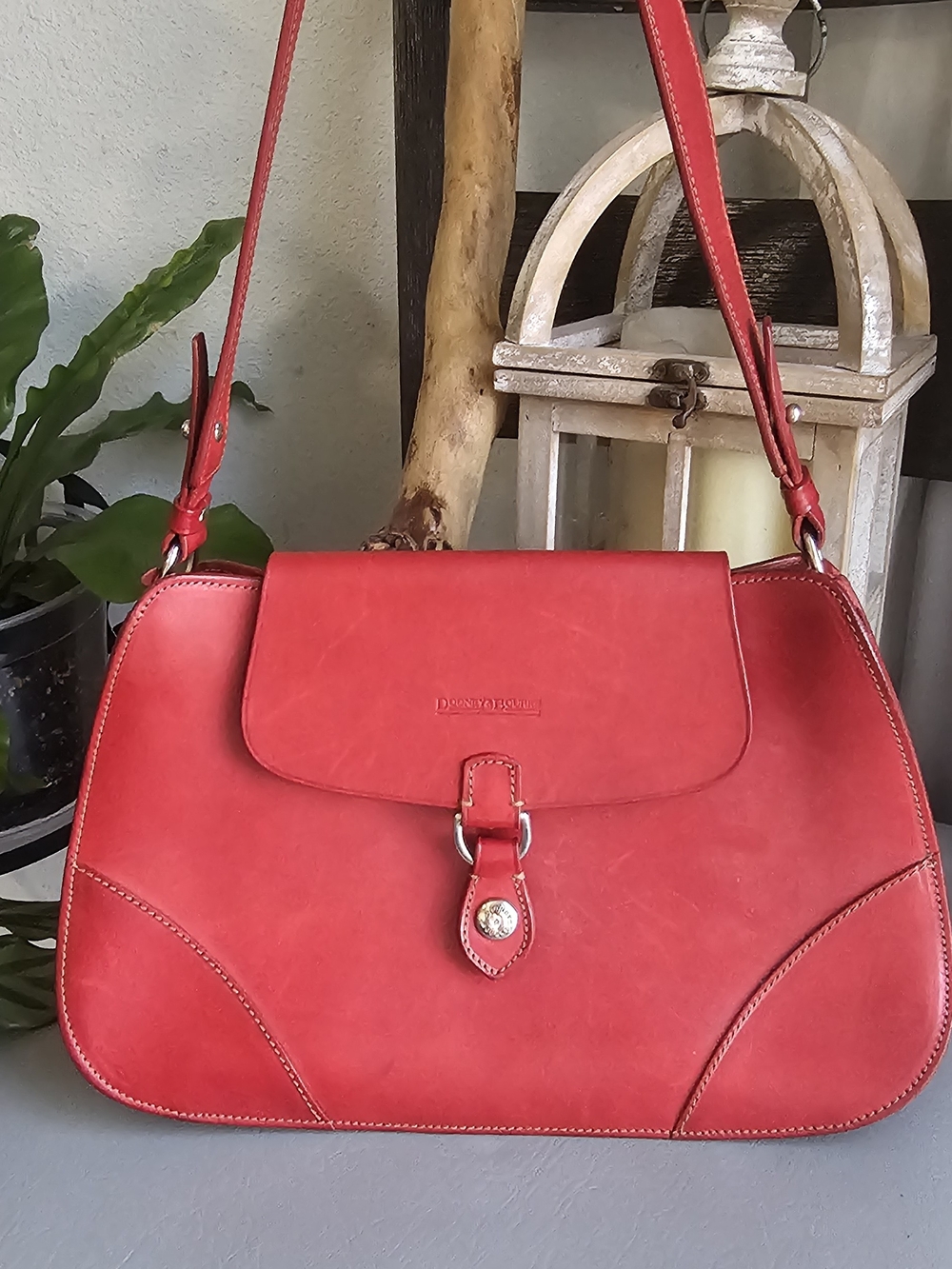 Dooney & Bourke Red Leather Alto Ring Flap Shoulder Bag - Picture 2 of 4
